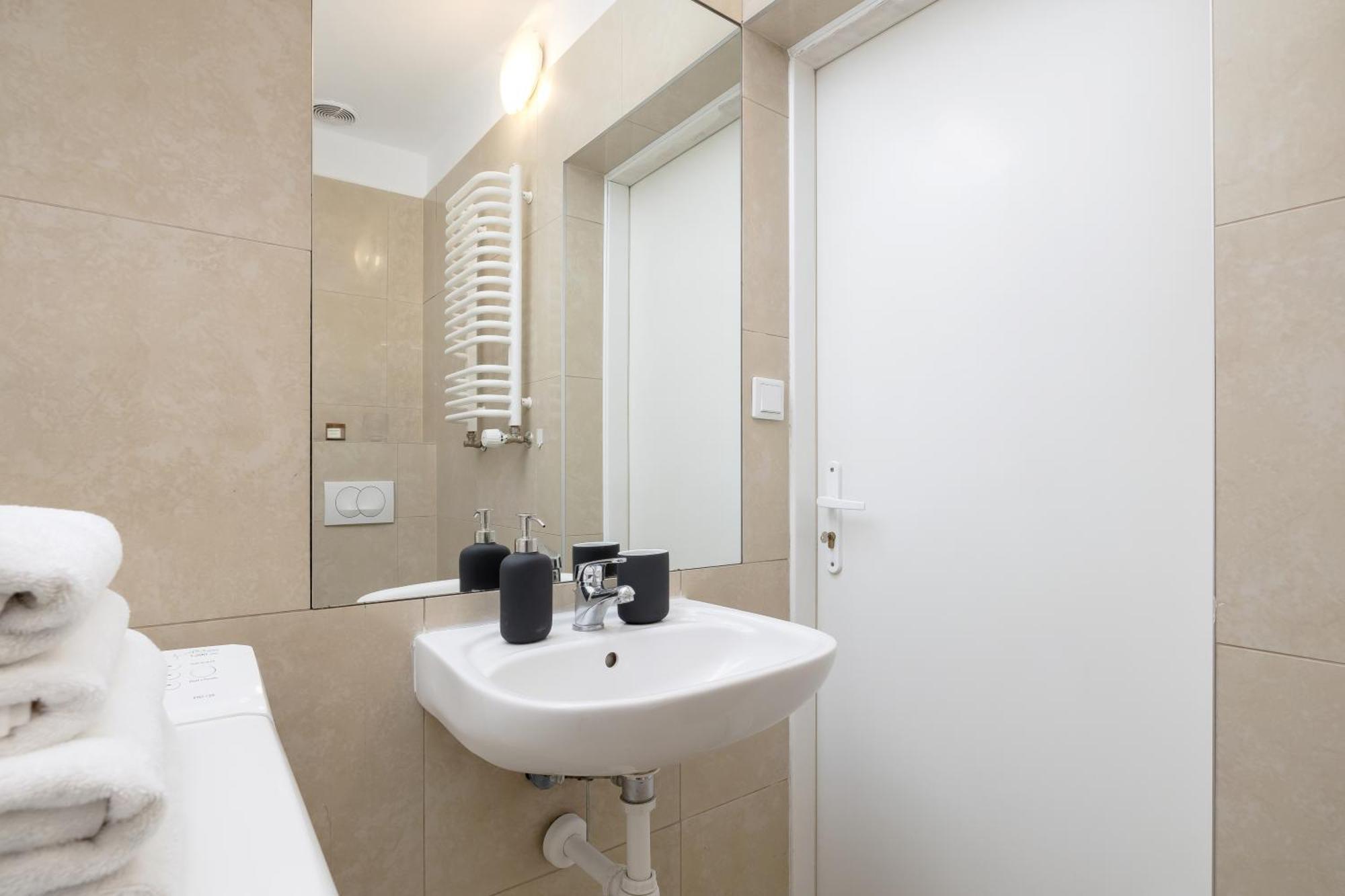 Studio Apartment With Ac - Dluga 65 Krakow Exterior photo